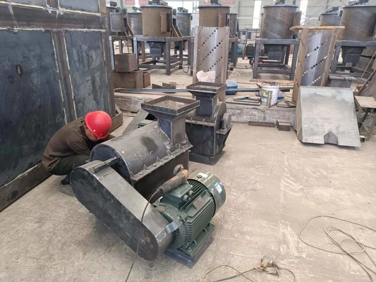 800 KG Makkelijk te bedienen kippenmest grindmachine voor de productie van organische meststoffen