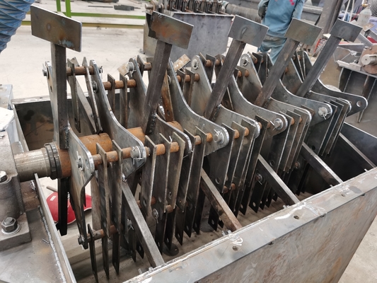 2000 r/min Cage Crusher Machine voor het verpletteren van materialen Voordeel Niet gemakkelijk te blokkeren Makkelijk
