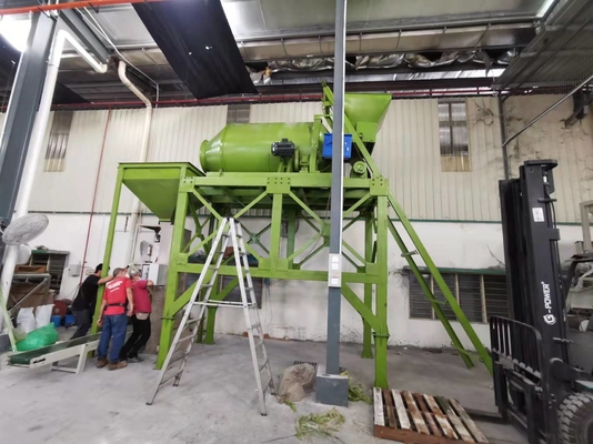 Maschine voor het mengen van meststoffen in bulk met elektrische roermachine