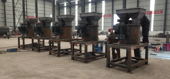 Verticale breekmachine voor ureummeststoffen 3-5 ton/uur Capaciteit en geavanceerde technologie